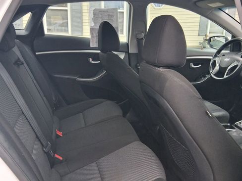 Used 2017 Hyundai Elantra GT image 12