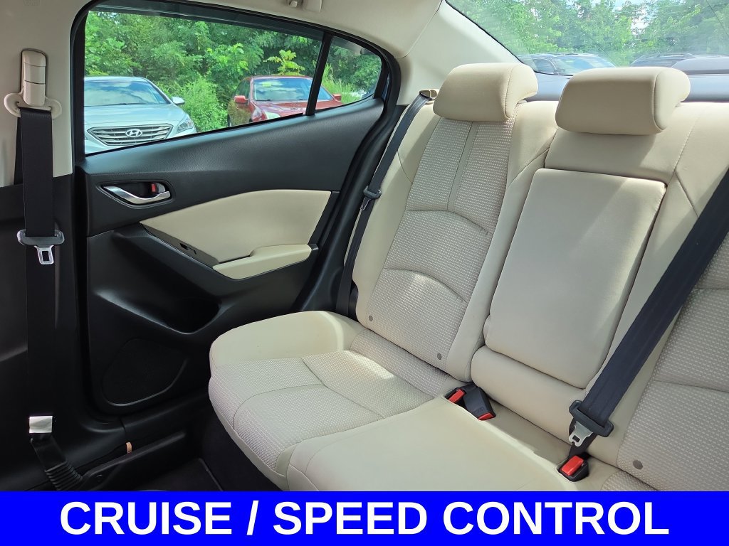 Used 2018 MAZDA MAZDA3 Sport w/ Preferred Equipment Package FWD image 12