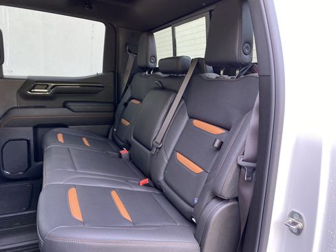 Used 2024 GMC Sierra 1500 AT4 w/ AT4 Preferred Package AWD/4WD image 39