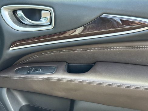 Used 2018 INFINITI QX60 FWD w/ Deluxe Technology Package image 11