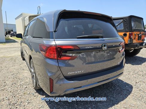 Certified 2025 Honda Odyssey Touring image 9