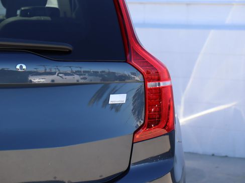 Used 2022 Volvo XC90 T8 Inscription Expression w/ Protection Package image 6