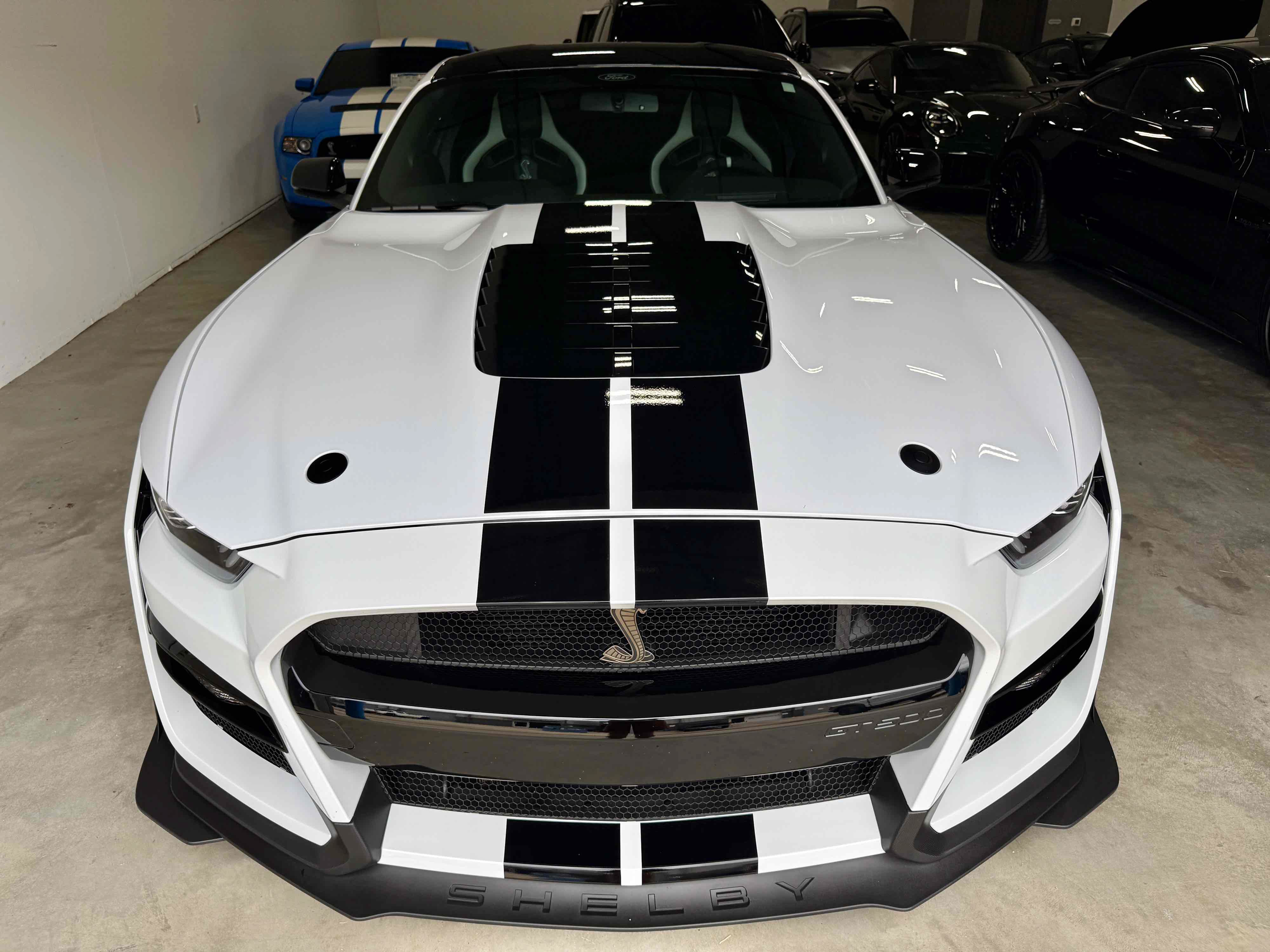 Used 2021 Ford Mustang Shelby GT500 w/ Carbon Fiber Track Pack RWD image 11