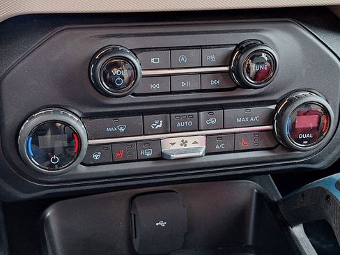 Used 2023 Ford Bronco Wildtrak AWD/4WD image 19