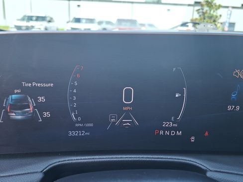 Used 2025 Cadillac XT4 Premium Luxury FWD image 12