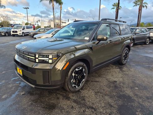 Used 2025 Hyundai Santa Fe SEL image 3