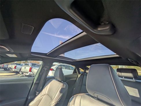 Used 2023 Toyota Crown Limited image 20