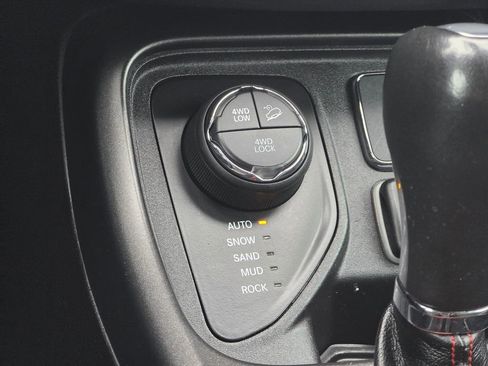 Used 2021 Jeep Compass Trailhawk w/ Convenience Group image 17