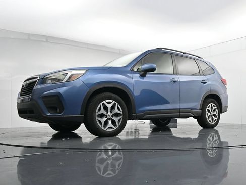 Used 2021 Subaru Forester Premium AWD/4WD image 32