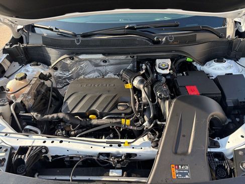 Used 2025 Chevrolet Trax LT w/ LT Convenience Package image 31