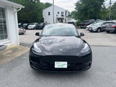 Used 2023 Tesla Model Y Long Range AWD/4WD image 2