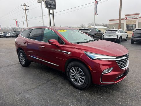Used 2024 Buick Enclave Premium image 3