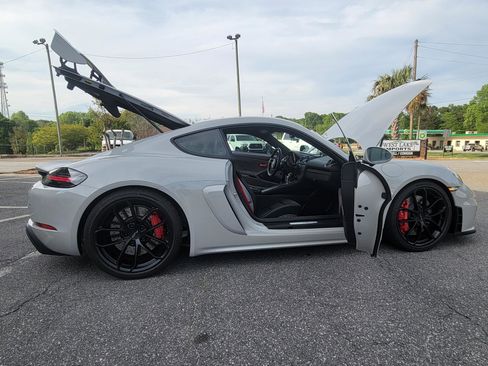 Used 2022 Porsche 718 Cayman GT4 image 24