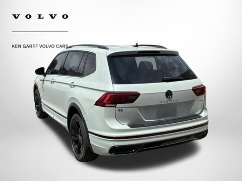Used 2023 Volkswagen Tiguan SE R-Line AWD/4WD image 5