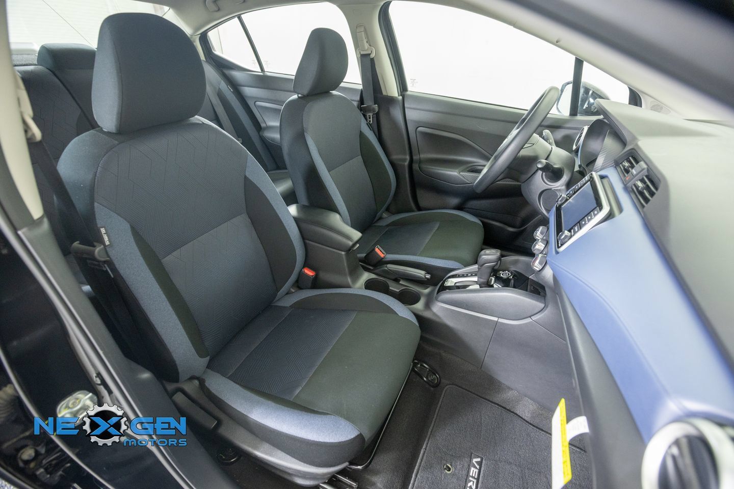 Used 2025 Nissan Versa SV w/ Trunk Package FWD image 10