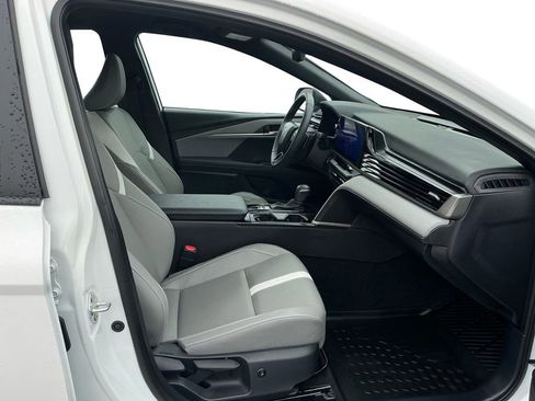 Used 2025 Toyota Camry SE w/ Multimedia Upgrade Package image 22