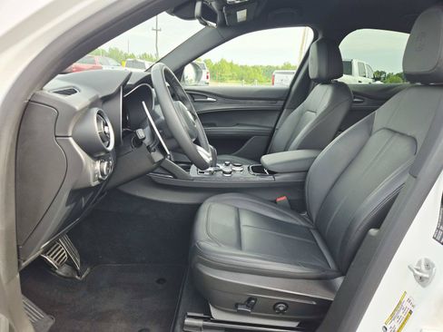 Used 2024 Alfa Romeo Stelvio Sprint AWD/4WD image 12