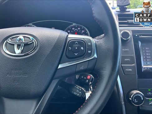 Used 2015 Toyota Camry SE FWD image 17