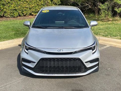 Used 2024 Toyota Corolla SE image 2