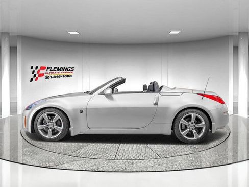 Used 2006 Nissan 350Z Touring RWD image 8
