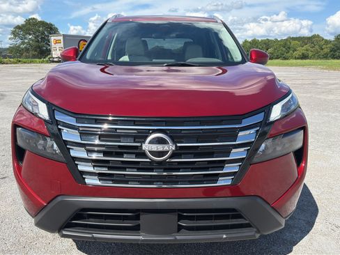 Used 2024 Nissan Rogue SV w/ SV Premium Package FWD image 10