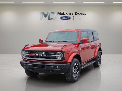 Used 2023 Ford Bronco Outer Banks AWD/4WD image 2
