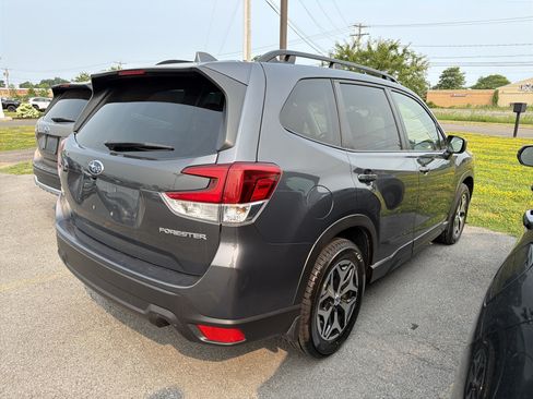 Used 2023 Subaru Forester Premium AWD/4WD image 7