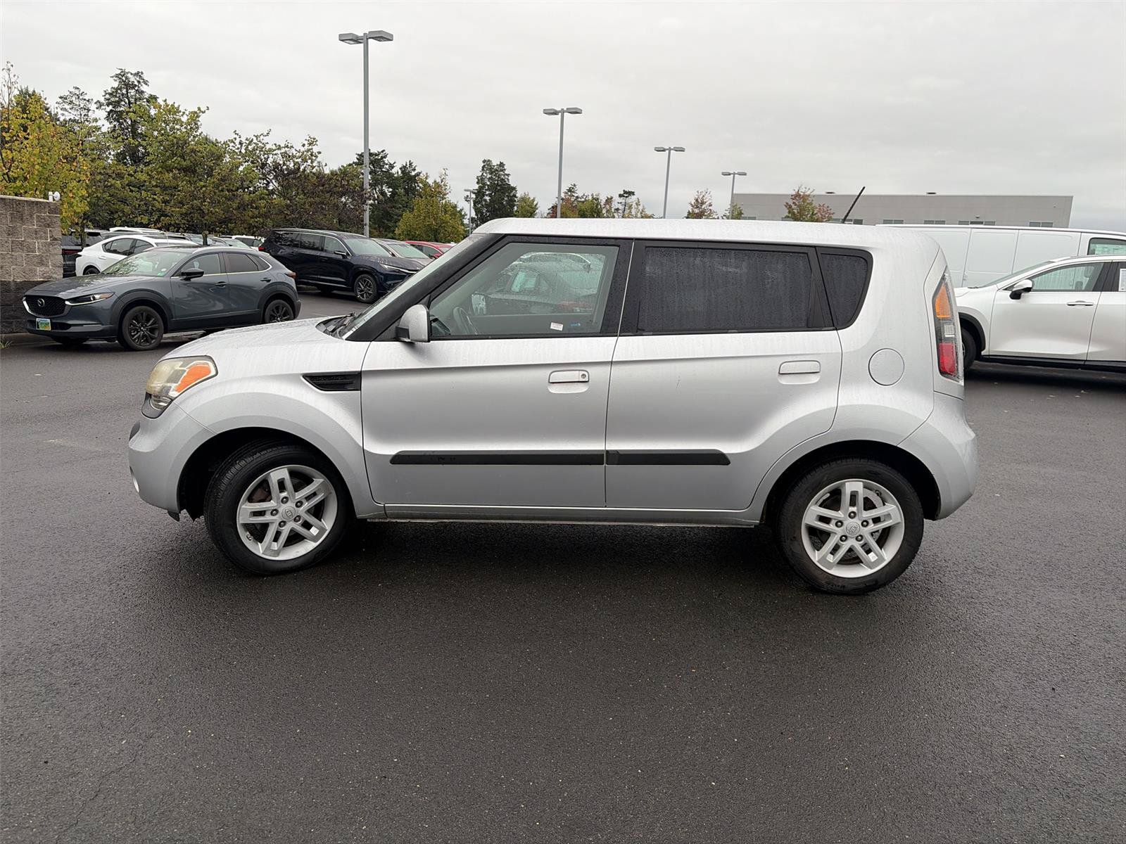 Used 2010 Kia Soul + FWD image 4