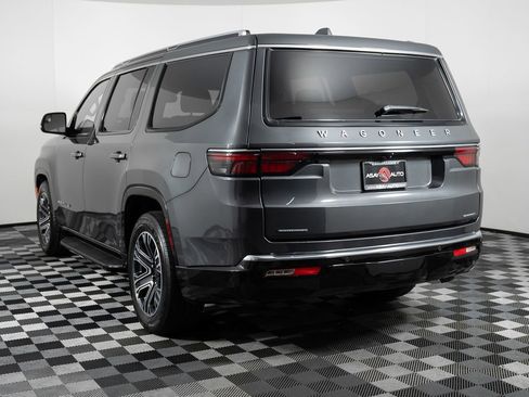 Used 2022 Jeep Wagoneer Series III image 4