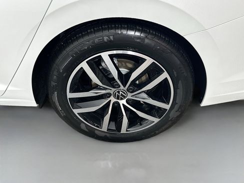 New 2026 Volkswagen Jetta SE FWD image 30