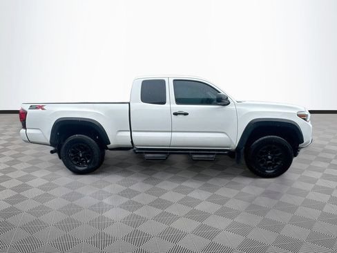 Used 2021 Toyota Tacoma SR w/ SX Package AWD/4WD image 5