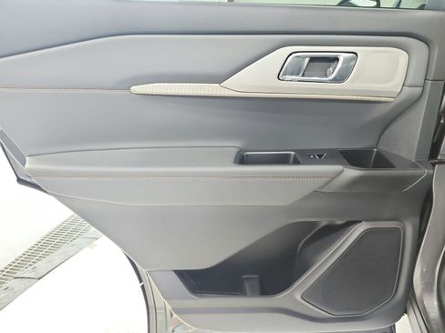 New 2026 Ford Explorer Active RWD image 38