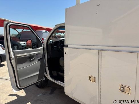 Used 2008 Ford E-350 and Econoline 350 Super Duty image 12
