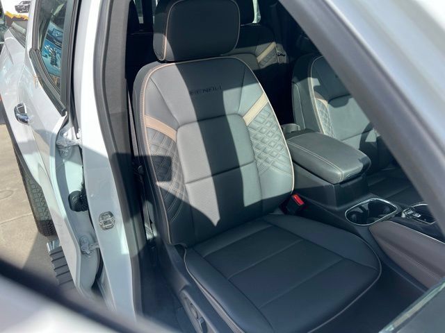 Used 2024 GMC Canyon Denali AWD/4WD image 28