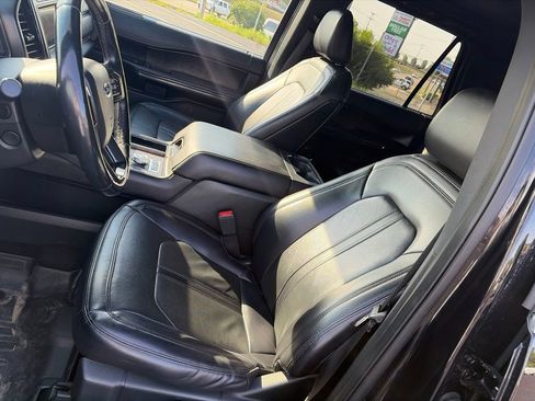 Used 2021 Ford Expedition Limited AWD/4WD image 9