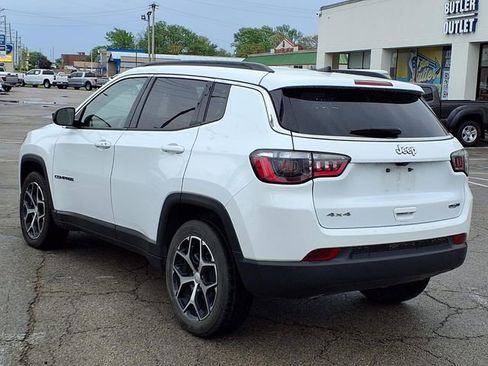 Used 2024 Jeep Compass Latitude w/ Altitude Special Edition image 2