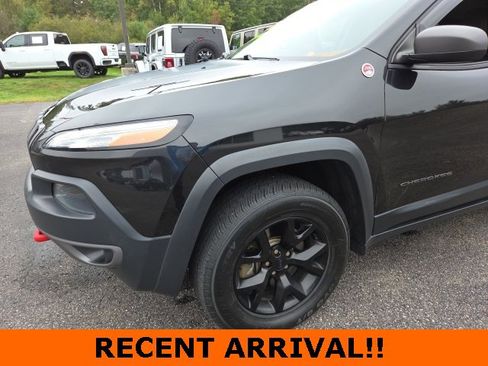 Used 2015 Jeep Cherokee Trailhawk w/ Cold Weather Group image 27