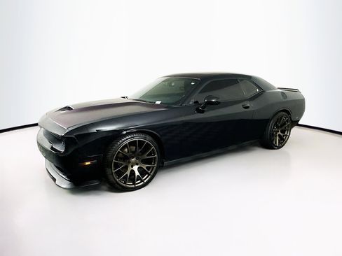 Used 2021 Dodge Challenger R/T RWD image 4