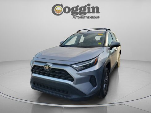 Used 2023 Toyota RAV4 XLE w/ Convenience Package FWD image 1