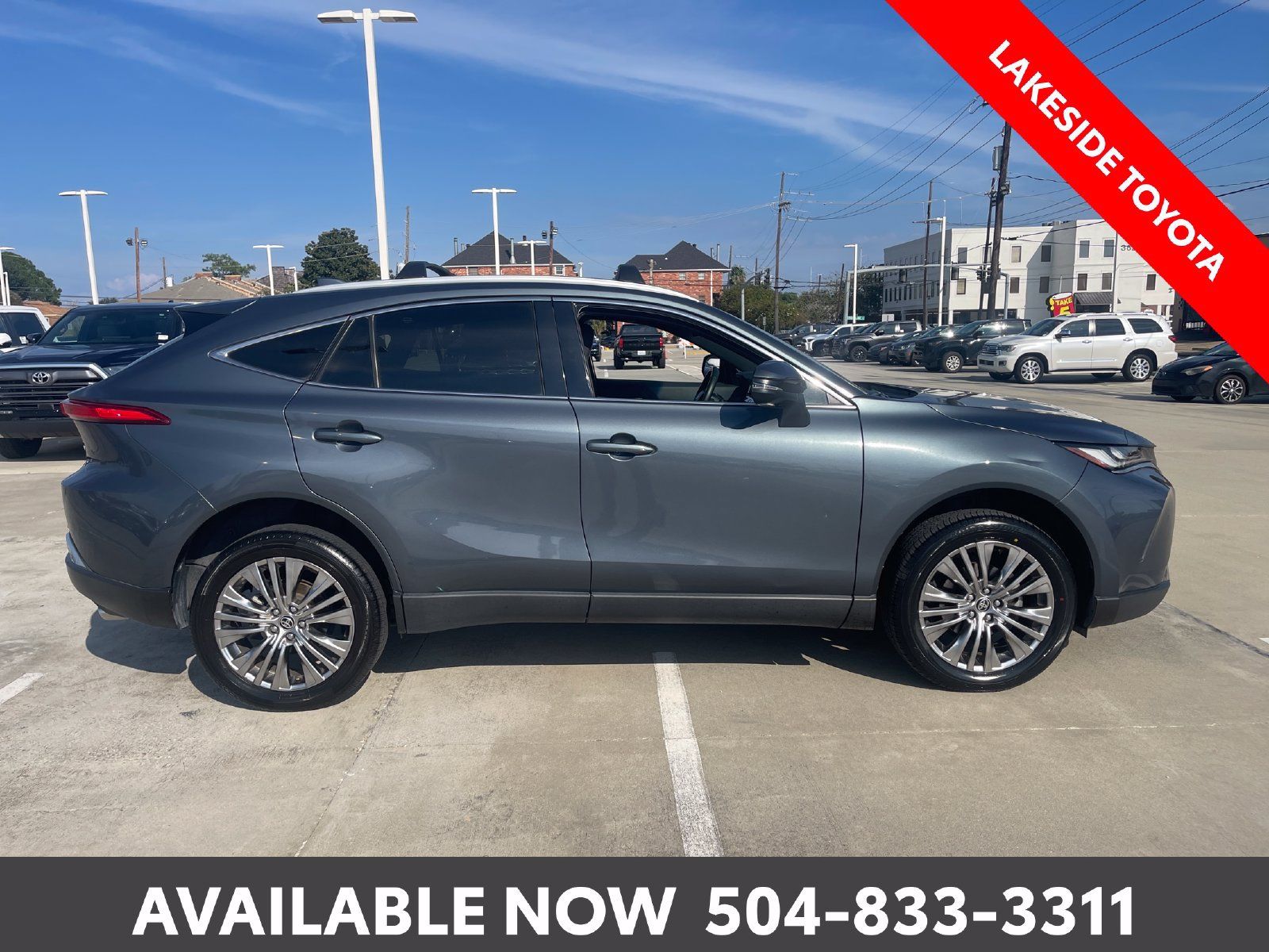 Used 2022 Toyota Venza XLE AWD/4WD image 6