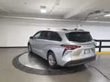 Used 2022 Toyota Sienna LE image 5