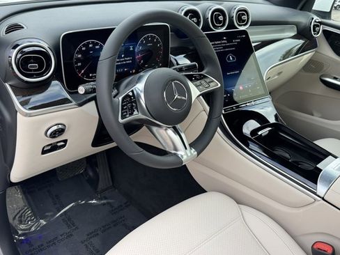 Used 2026 Mercedes-Benz GLC 300 image 17
