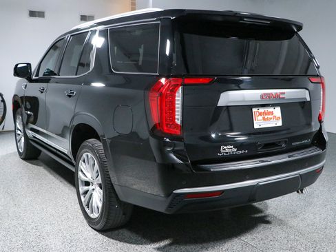 Used 2023 GMC Yukon Denali AWD/4WD image 9