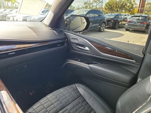 Used 2022 Cadillac Escalade Sport Platinum image 16