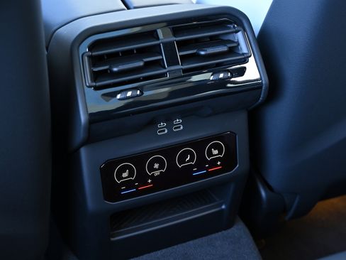 New 2026 BMW M5 Touring image 32