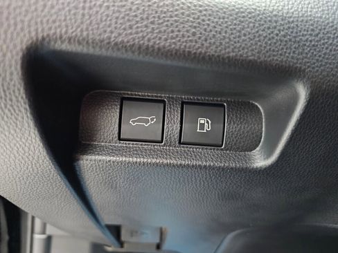 Used 2025 Toyota Crown Signia AWD/4WD image 30