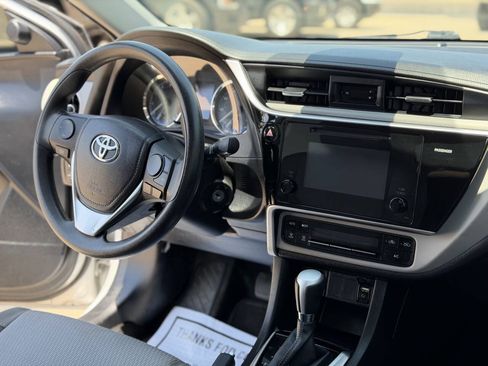 Used 2017 Toyota Corolla LE w/ Body Protection Package FWD image 17