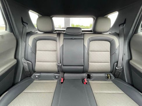 Used 2025 Chevrolet Equinox LT w/ Convenience Package II image 29