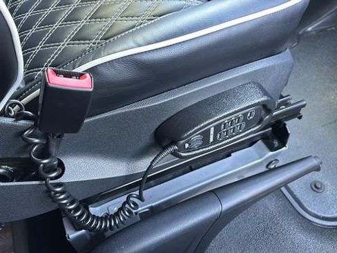 Used 2021 Mercedes-Benz Sprinter 2500 image 49