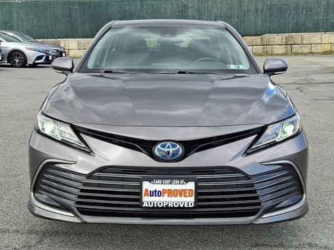 Used 2021 Toyota Camry LE FWD image 2